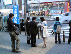 「希望と安心の社会づくり」を訴える連合大阪組合員