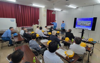 職場見学会のようす