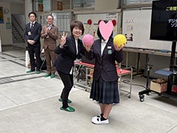 贈呈のようす