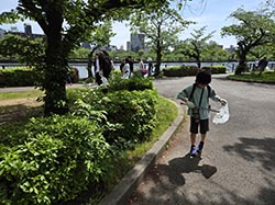 清掃活動のようす