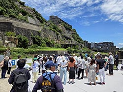 軍艦島上陸ツアーのようす